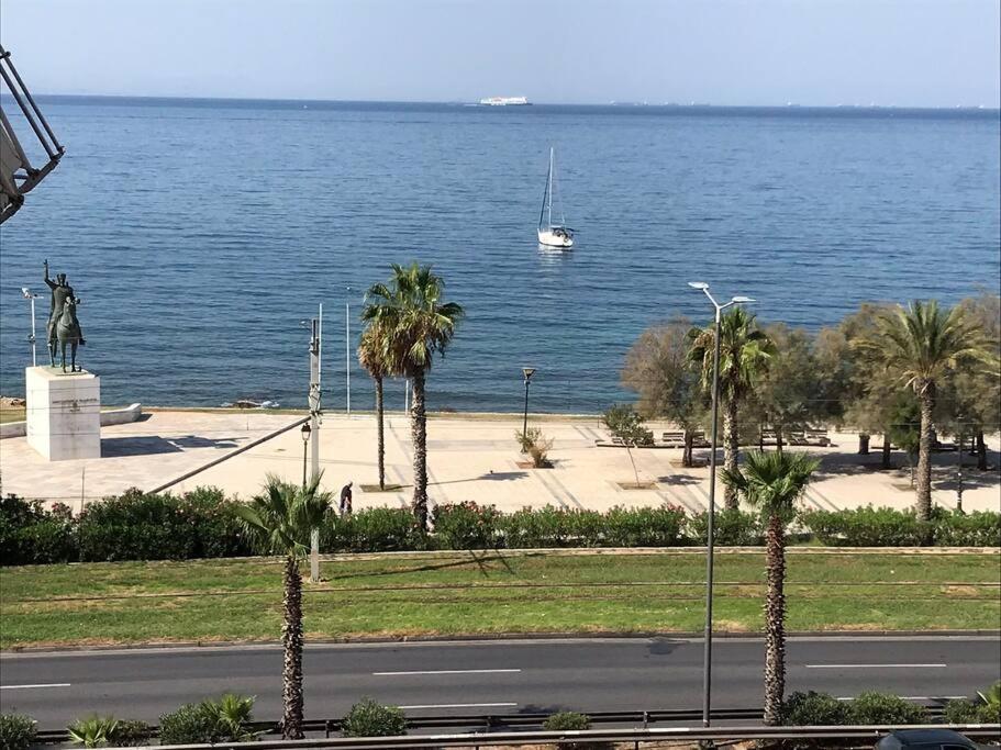 Finer Things Flisvos Beach Condo In Palaio Faliro Афины Экстерьер фото