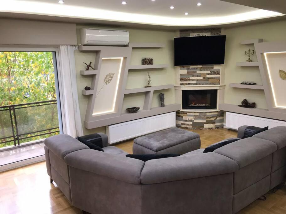 Finer Things Flisvos Beach Condo In Palaio Faliro Афины Экстерьер фото