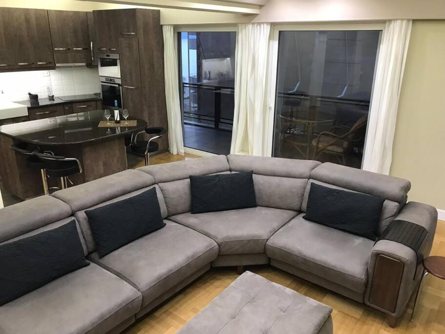 Finer Things Flisvos Beach Condo In Palaio Faliro Афины Экстерьер фото