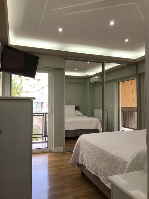 Finer Things Flisvos Beach Condo In Palaio Faliro Афины Экстерьер фото