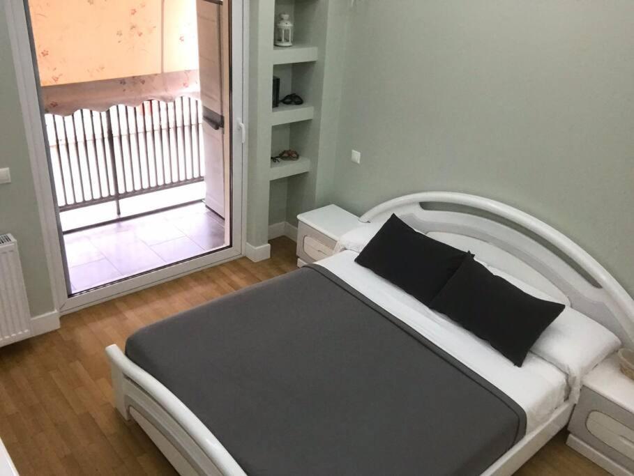 Finer Things Flisvos Beach Condo In Palaio Faliro Афины Экстерьер фото